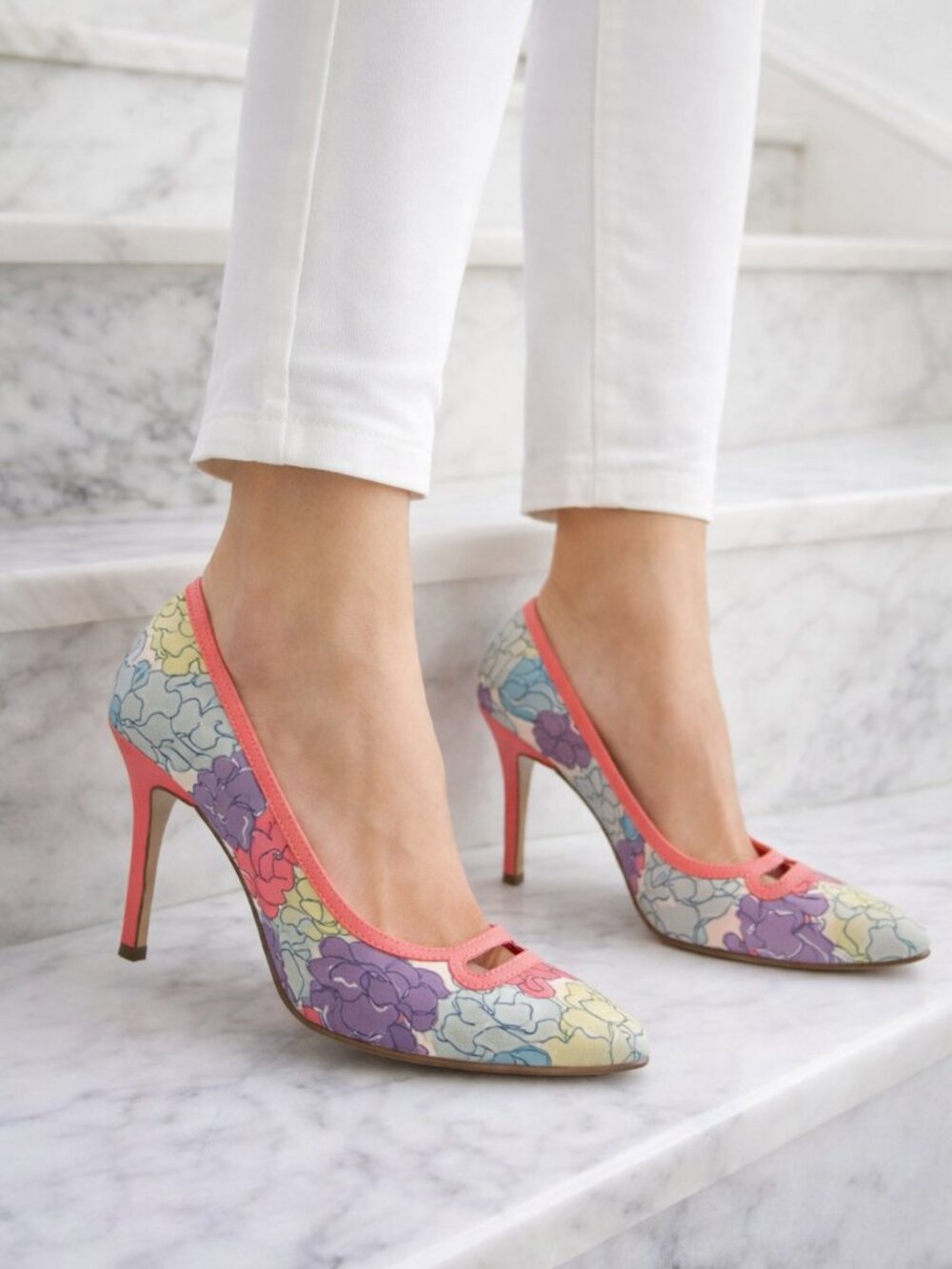 🌸✨ Nine West Floral Canvas Heels – Chic & Playful Wedding Guest Flower Colorful
